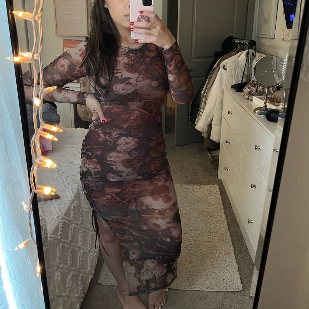 Dress - Picture 4 of 4